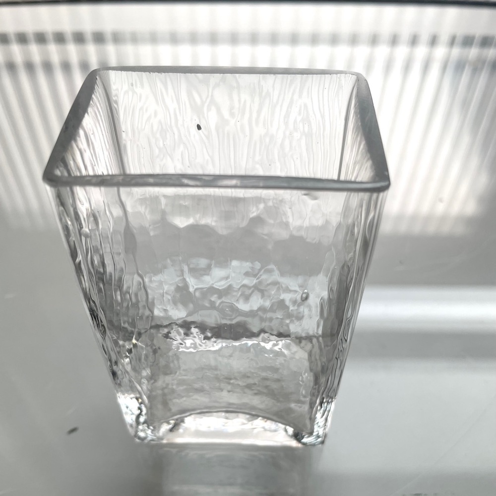 🍋☘️Textured Glass Mini Vase - Picture 3 of 5